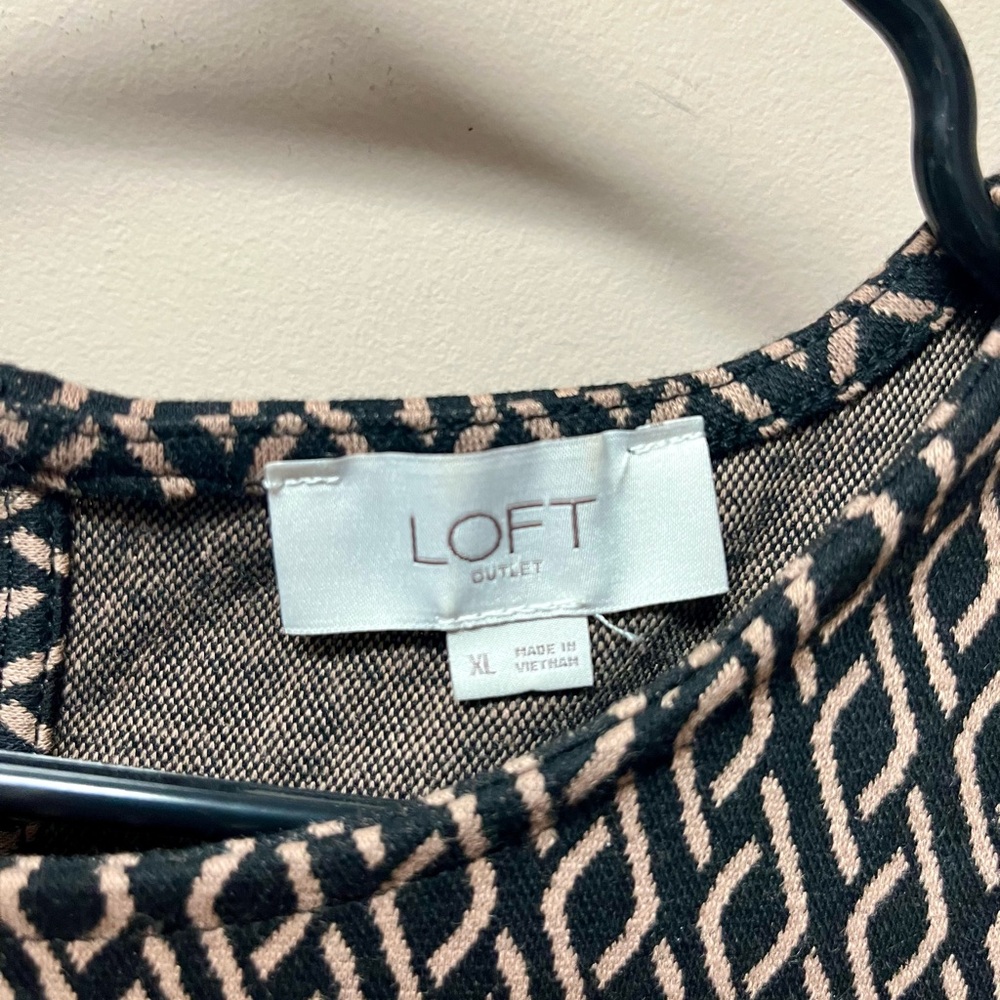 Elegant Black And Tan Geometric Dress - image 3